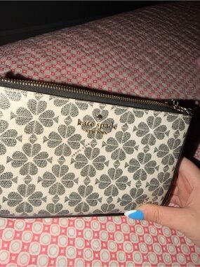 kate spade Black & Ivory Floral Zip Wristlet